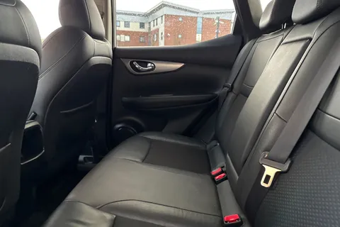 LS18ETA Nissan Qashqai 1.2 DIG-T Tekna Euro 6 (s/s) 5dr Thumbnail #30