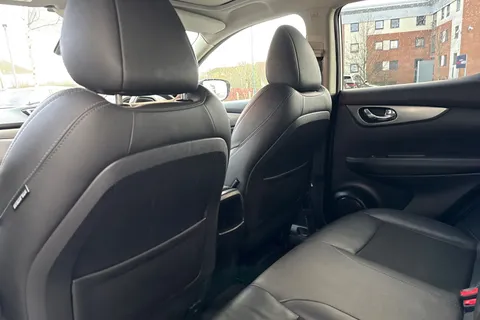 LS18ETA Nissan Qashqai 1.2 DIG-T Tekna Euro 6 (s/s) 5dr Thumbnail #31