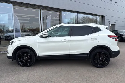 LS18ETA Nissan Qashqai 1.2 DIG-T Tekna Euro 6 (s/s) 5dr Thumbnail #32