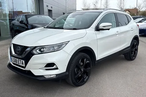 LS18ETA Nissan Qashqai 1.2 DIG-T Tekna Euro 6 (s/s) 5dr Thumbnail #33