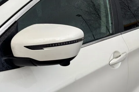 LS18ETA Nissan Qashqai 1.2 DIG-T Tekna Euro 6 (s/s) 5dr Thumbnail #35