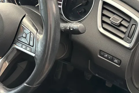 LS18ETA Nissan Qashqai 1.2 DIG-T Tekna Euro 6 (s/s) 5dr Thumbnail #42