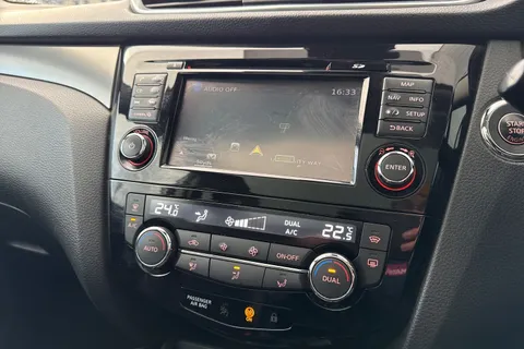 LS18ETA Nissan Qashqai 1.2 DIG-T Tekna Euro 6 (s/s) 5dr Thumbnail #44