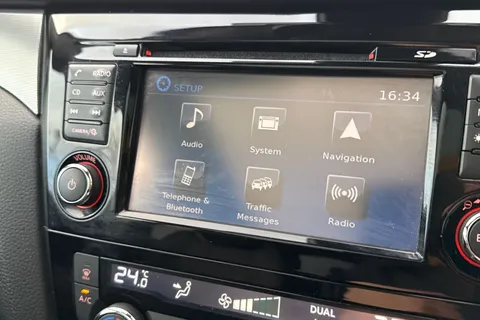 LS18ETA Nissan Qashqai 1.2 DIG-T Tekna Euro 6 (s/s) 5dr Thumbnail #52