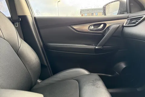 LS18ETA Nissan Qashqai 1.2 DIG-T Tekna Euro 6 (s/s) 5dr Thumbnail #54