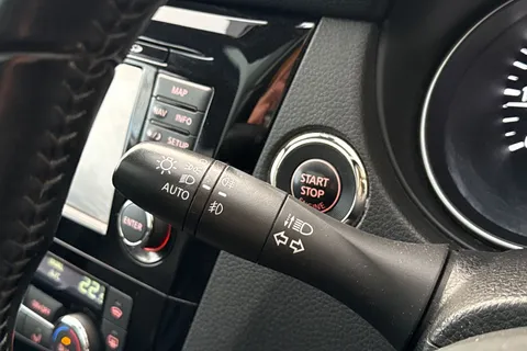 LS18ETA Nissan Qashqai 1.2 DIG-T Tekna Euro 6 (s/s) 5dr Thumbnail #57