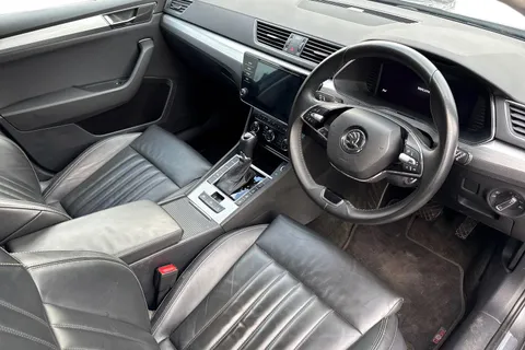 CY73FHH Škoda Superb 1.4 TSI iV 13kWh SE Technology DSG Euro 6 (s/s) 5dr Thumbnail #9