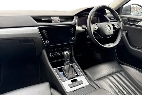 CY73FHH Škoda Superb 1.4 TSI iV 13kWh SE Technology DSG Euro 6 (s/s) 5dr Thumbnail #10
