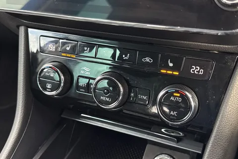 CY73FHH Škoda Superb 1.4 TSI iV 13kWh SE Technology DSG Euro 6 (s/s) 5dr Thumbnail #20