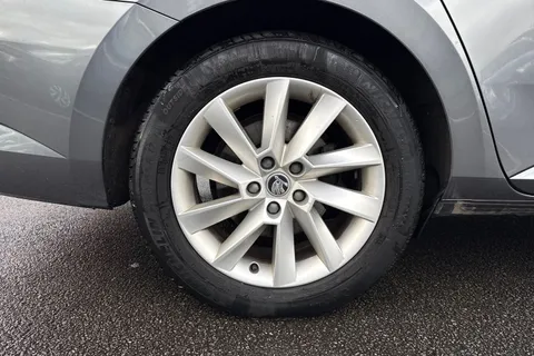 CY73FHH Škoda Superb 1.4 TSI iV 13kWh SE Technology DSG Euro 6 (s/s) 5dr Thumbnail #23