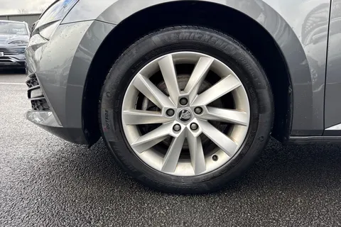 CY73FHH Škoda Superb 1.4 TSI iV 13kWh SE Technology DSG Euro 6 (s/s) 5dr Thumbnail #25