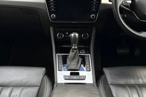 CY73FHH Škoda Superb 1.4 TSI iV 13kWh SE Technology DSG Euro 6 (s/s) 5dr Thumbnail #38