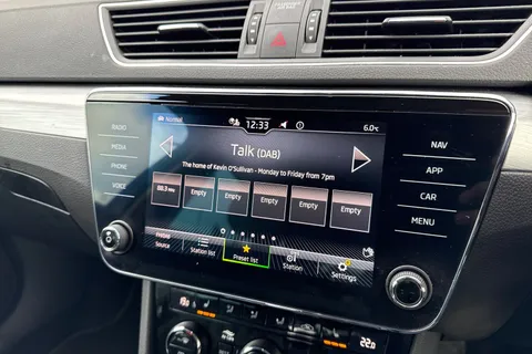 CY73FHH Škoda Superb 1.4 TSI iV 13kWh SE Technology DSG Euro 6 (s/s) 5dr Thumbnail #45