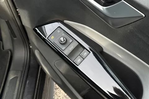 18 of 55 for Volkswagen ID.3 Pro Performance 58kWh 1ST Edition Auto 5dr