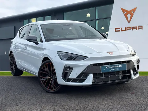 KM75HRG CUPRA Leon 1.5 eHybrid 204 V3 5dr DSG ** DELIVERY MILEAGE** Thumbnail #1