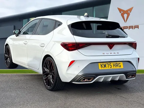 KM75HRG CUPRA Leon 1.5 eHybrid 204 V3 5dr DSG ** DELIVERY MILEAGE** Thumbnail #2