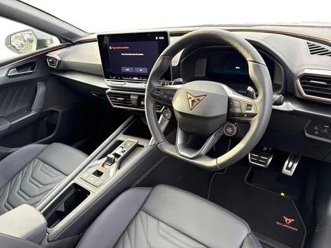 KM75HRG CUPRA Leon 1.5 eHybrid 204 V3 5dr DSG ** DELIVERY MILEAGE** Thumbnail #8