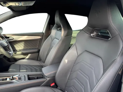 KM75HRG CUPRA Leon 1.5 eHybrid 204 V3 5dr DSG ** DELIVERY MILEAGE** Thumbnail #11