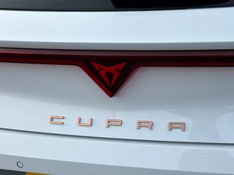 KM75HRG CUPRA Leon 1.5 eHybrid 204 V3 5dr DSG ** DELIVERY MILEAGE** Thumbnail #25
