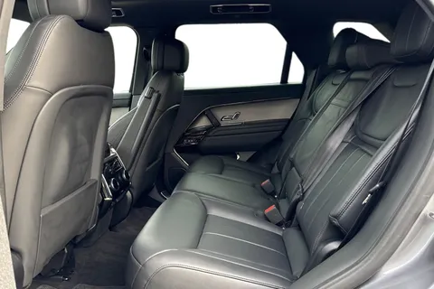 4 of 48 for Land Rover Range Rover Sport 3.0 D300 Dynamic SE 5dr