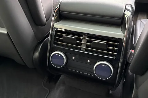 19 of 48 for Land Rover Range Rover Sport 3.0 D300 Dynamic SE 5dr