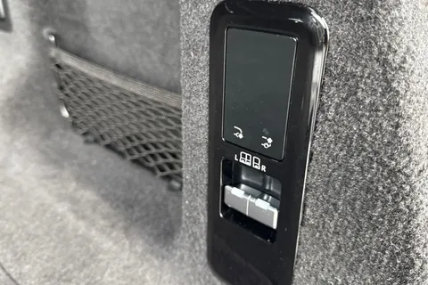 28 of 48 for Land Rover Range Rover Sport 3.0 D300 Dynamic SE 5dr