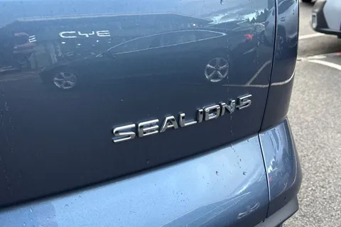  BYD Sealion 5 1.5 DM-i 12.96kWh Comfort CVT Auto Euro 6 (s/s) 5dr Thumbnail #29