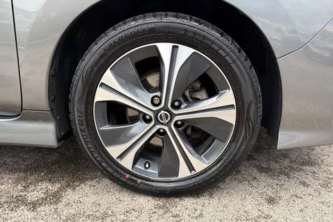 ND70HPU Nissan Leaf 40kWh N-Connecta Auto 5dr Thumbnail #11