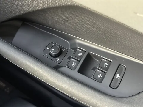 DC25RWF CUPRA Terramar 1.5 eTSI 150 V2 5dr DSG Thumbnail #19