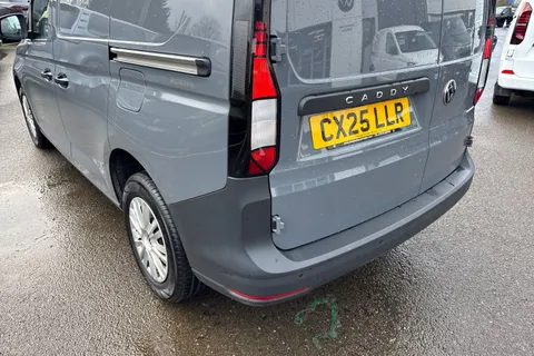 CX25LLR Volkswagen Caddy 2.0 TDI C20 Commerce SWB Euro 6 (s/s) 5dr Thumbnail #8