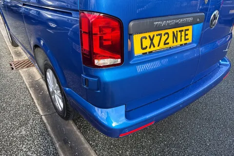 CX72NTE Volkswagen Transporter 2.0 TDI T30 Highline FWD SWB Euro 6 (s/s) 5dr Thumbnail #9