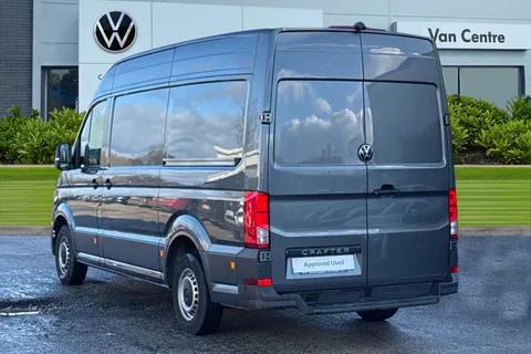 CY74ADU Volkswagen Crafter 2.0 TDI CR35 Commerce FWD MWB High Roof Euro 6 (s/s) 5dr Thumbnail #3