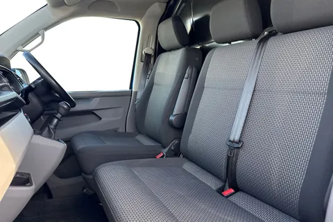 CX72NTE Volkswagen Transporter 2.0 TDI T30 Highline FWD SWB Euro 6 (s/s) 5dr Thumbnail #17