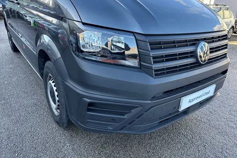 CY74ADU Volkswagen Crafter 2.0 TDI CR35 Commerce FWD MWB High Roof Euro 6 (s/s) 5dr Thumbnail #9