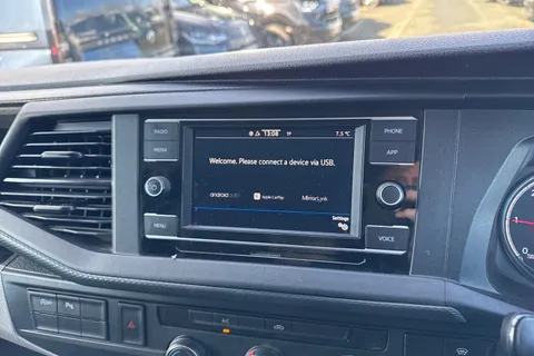 CX72NTE Volkswagen Transporter 2.0 TDI T30 Highline FWD SWB Euro 6 (s/s) 5dr Thumbnail #18