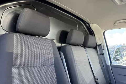 CX72NTE Volkswagen Transporter 2.0 TDI T30 Highline FWD SWB Euro 6 (s/s) 5dr Thumbnail #25