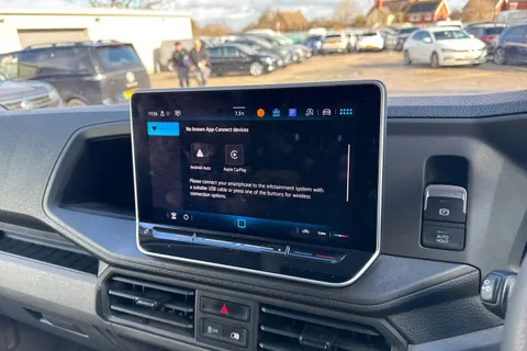 17 of 46 for Volkswagen Crafter 2.0 TDI CR35 Commerce FWD MWB High Roof Euro 6 (s/s) 5dr