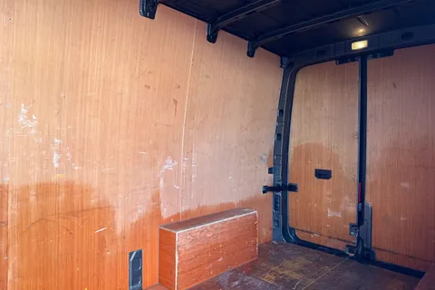 19 of 46 for Volkswagen Crafter 2.0 TDI CR35 Commerce FWD MWB High Roof Euro 6 (s/s) 5dr