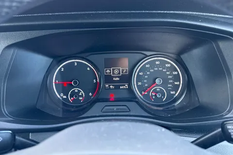 CX72NTE Volkswagen Transporter 2.0 TDI T30 Highline FWD SWB Euro 6 (s/s) 5dr Thumbnail #32