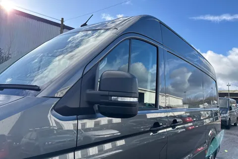 26 of 46 for Volkswagen Crafter 2.0 TDI CR35 Commerce FWD MWB High Roof Euro 6 (s/s) 5dr