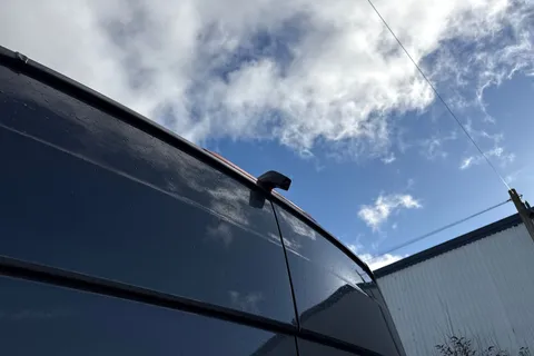 27 of 46 for Volkswagen Crafter 2.0 TDI CR35 Commerce FWD MWB High Roof Euro 6 (s/s) 5dr