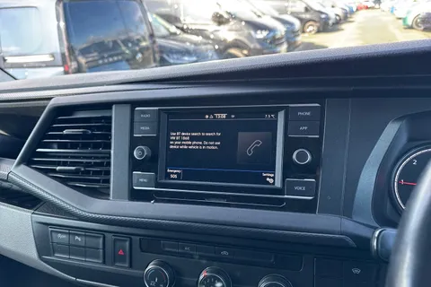 CX72NTE Volkswagen Transporter 2.0 TDI T30 Highline FWD SWB Euro 6 (s/s) 5dr Thumbnail #37