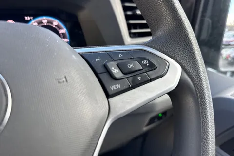 30 of 46 for Volkswagen Crafter 2.0 TDI CR35 Commerce FWD MWB High Roof Euro 6 (s/s) 5dr