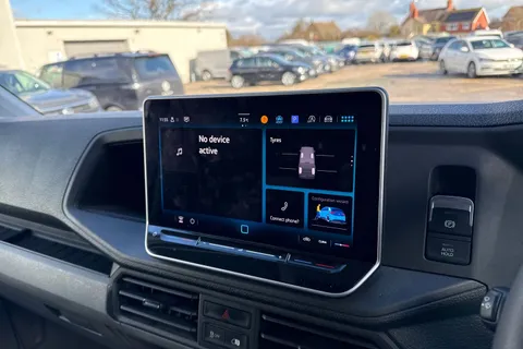 31 of 46 for Volkswagen Crafter 2.0 TDI CR35 Commerce FWD MWB High Roof Euro 6 (s/s) 5dr