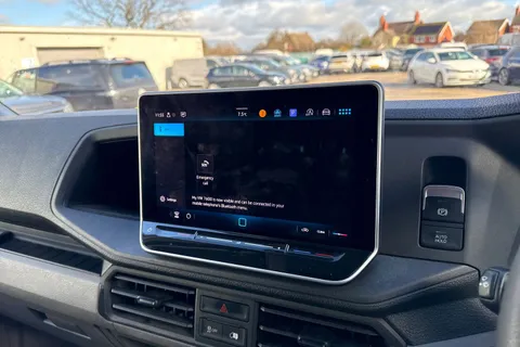 34 of 46 for Volkswagen Crafter 2.0 TDI CR35 Commerce FWD MWB High Roof Euro 6 (s/s) 5dr