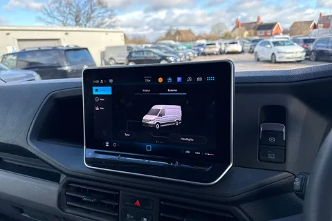 37 of 46 for Volkswagen Crafter 2.0 TDI CR35 Commerce FWD MWB High Roof Euro 6 (s/s) 5dr