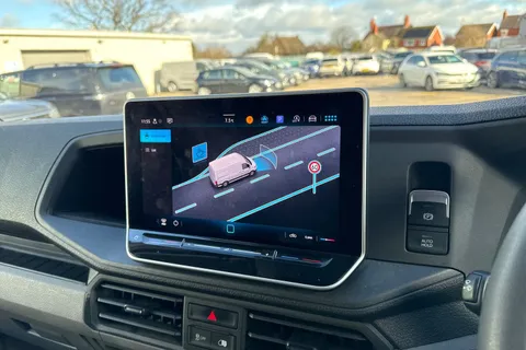 39 of 46 for Volkswagen Crafter 2.0 TDI CR35 Commerce FWD MWB High Roof Euro 6 (s/s) 5dr