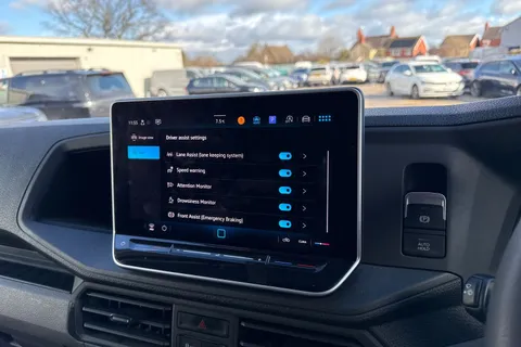 40 of 46 for Volkswagen Crafter 2.0 TDI CR35 Commerce FWD MWB High Roof Euro 6 (s/s) 5dr