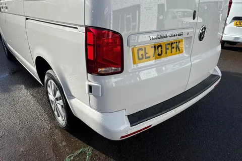 GL70FFK Volkswagen Transporter 2.0 TDI T28 Highline DSG FWD SWB Euro 6 (s/s) 5dr Thumbnail #8