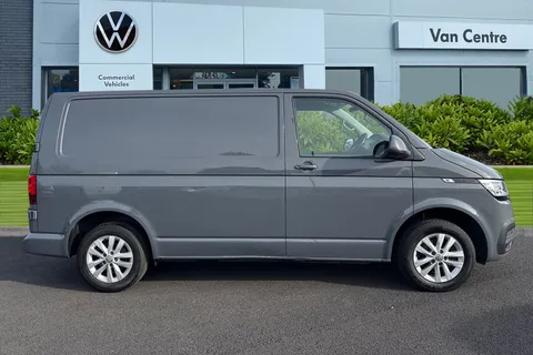 DE74WMK Volkswagen Transporter 2.0 TDI 110 Highline Van Thumbnail #4